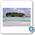 Mit dem Boot geht es von der Bucht "Anse Volbert" zur Insel "Chauve Souris"